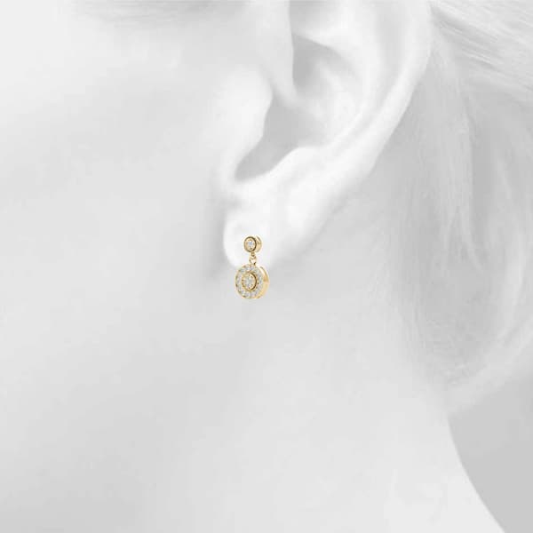 Center is cluster not 1 stone (1/8 ct. tw.), Top view in yellow gold