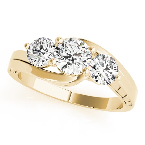 3 Stone Round Engagement Ring in Yellow gold