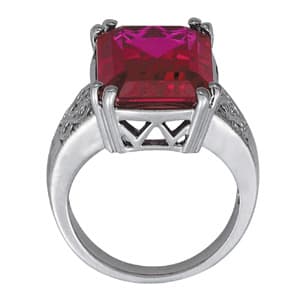 Emerald Color Ring, Side view in white gold or platinum