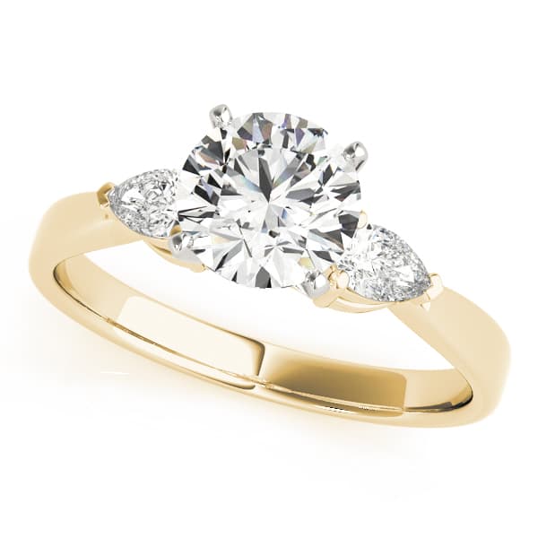 3-Stone Pear Shaped Engagement Ring in Yellow gold
