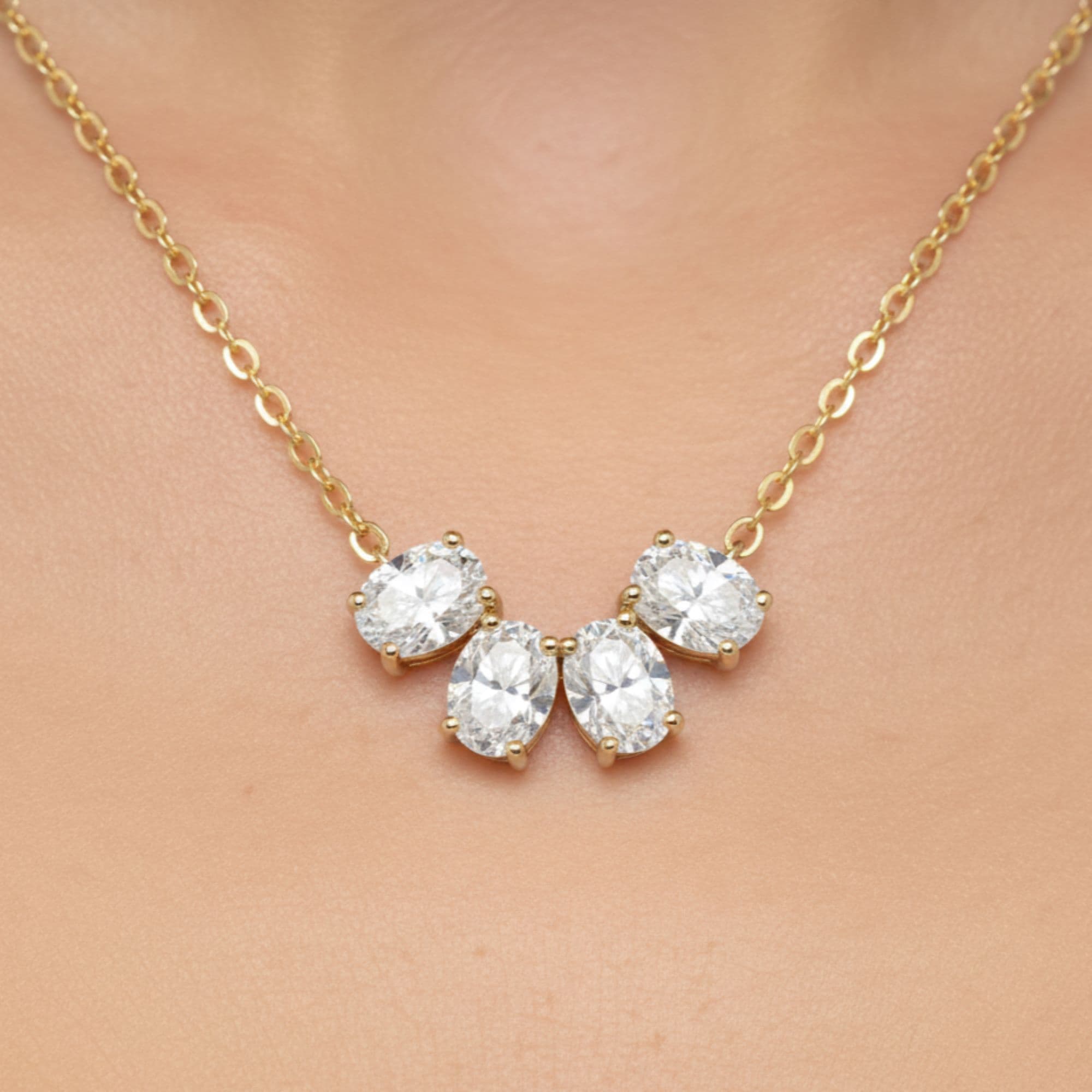 LGD Oval Pendant w/ Chain (1 1/3 ct. tw.), Front view in yellow gold