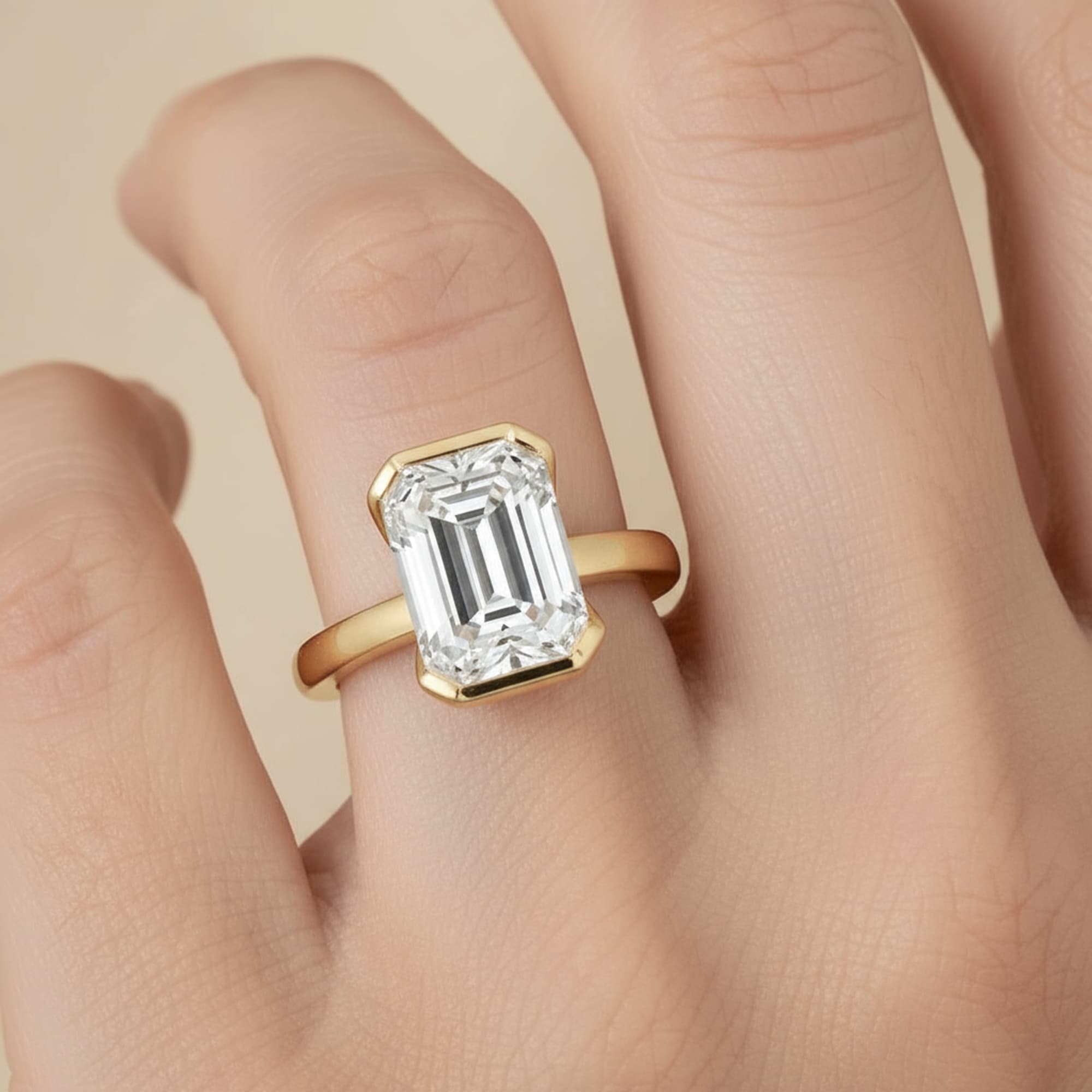 Emerald 1 ct Plus Ring, style L0237R, Front view in yellow gold