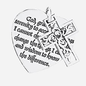 Engraved Heart With Filigree C, Side view in white gold or platinum